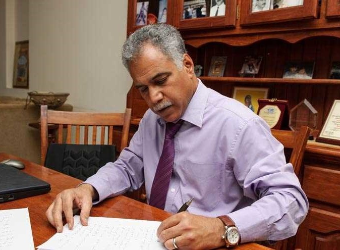 منع أمين عام جمعية وعد من مغادرة البحرين