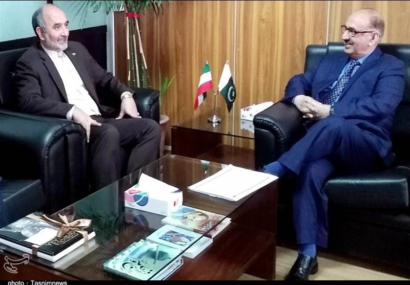 پاکستان اور ایران کے درمیان گہرے رشتے جڑے ہوئے ہیں: پاکستانی وزیر اعظم کے مشیر