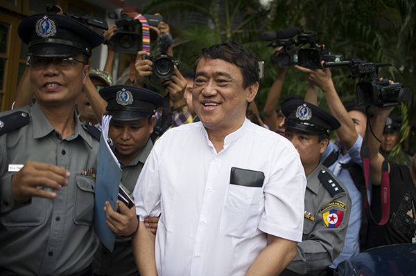 Eleven စီအီးအုိႏွင့္ အယ္ဒီတာခ်ဳပ္တို႔ကို အင္းစိန္ေထာင္သုိ႔ ပုိ႔ေဆာင္