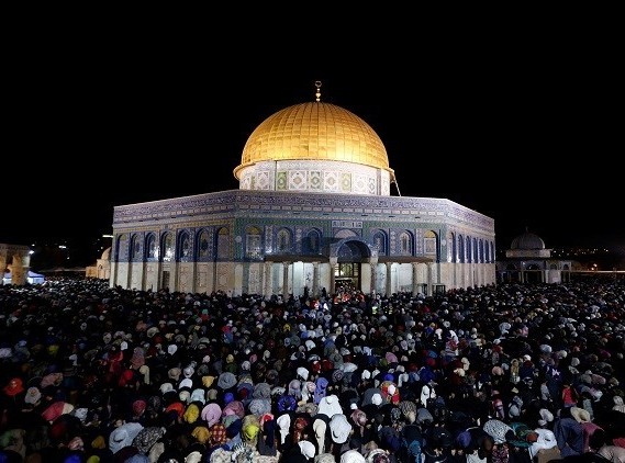 قادة فلسطينيين يتبادلون اتهامات بشأن مقتل عرفات