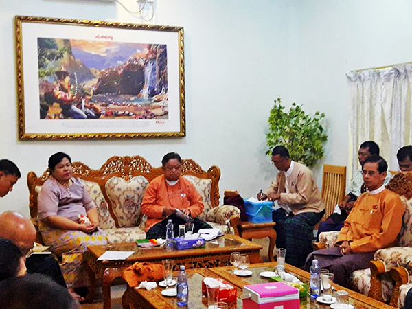 တုိင္းႏွင့္ျပည္နယ္ အစုိးရႏွင့္ လႊတ္ေတာ္ကုိယ္စားလွယ္မ်ားအား ျပည္သူအက်ဳိးေရွး႐ႈရန္တုိက္တြန္းေနဟု ဦး၀င္းထိန္ဆို