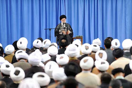 رہبر انقلاب اسلامی: چہلم میں پیدل جانے والے قافلوں کا عظیم الشان جلوس شعائر الہی ہے