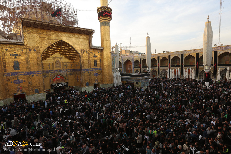 تقرير مصور/ زوار أربعينية الامام الحسين (ع) في حرم الامام امير المؤمنين (ع) في النجف الاشرف
