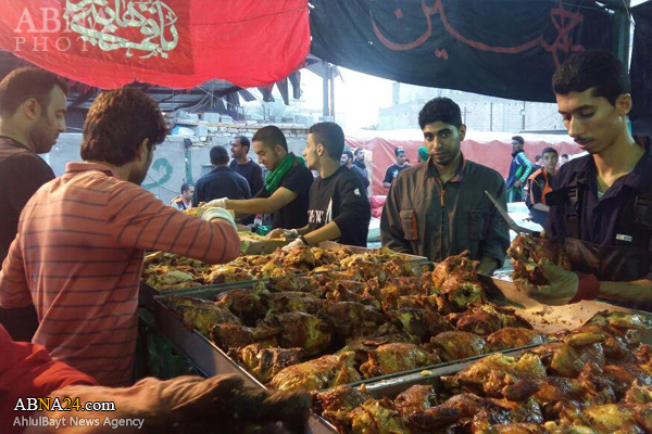 تقرير مصور/ هيئات ومواكب تشارك في تقديم الطعام لزوار أربعينية الامام الحسين (ع) 