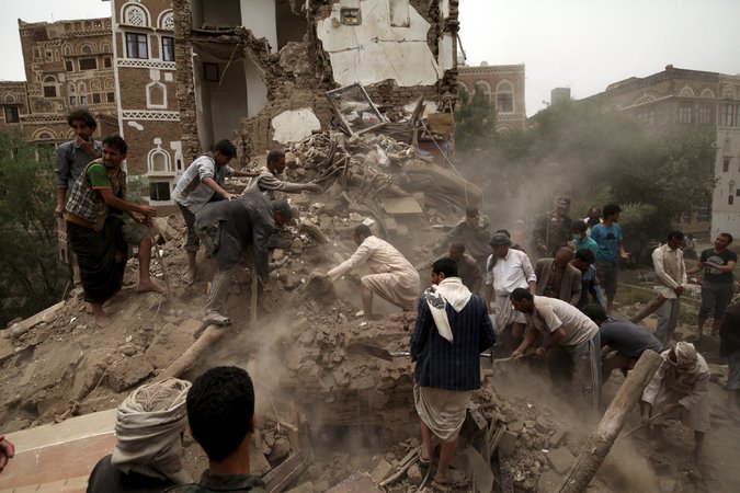 Saudi warplanes raid Yemen after truce announcement 