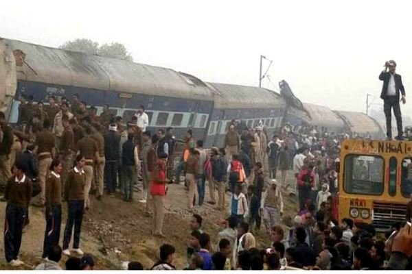 ہندوستان کے شہر کانپور کے قریب ٹرین حادثے میں 90 سے زائد افراد ہلاک
