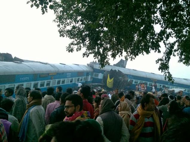 91 Maut Apabila Sebuah Kereta Api Tergelincir Di India.