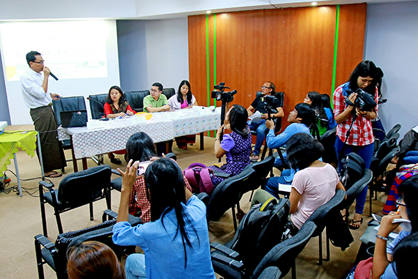 ၂၁ ရာစုပင္လုံညီလာခံတြင္ အရပ္ဘက္အဖဲြ႕အစည္းမ်ားအတြက္ ကိုယ္စားလွယ္ေနရာ သတ္မွတ္ေပးေရးေတာင္းဆို