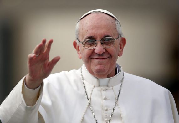 Pope Francis hails Iran role in dialogue between Muslims and Christians