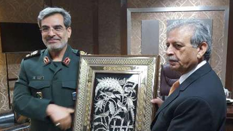 ایران اور پاکستان کی دفاعی تعاون کے فروغ پر تاکید