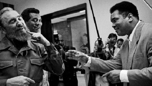 'At bakalım şuraya bir yumruk' diyen Fidel Castro'ya Muhammed Ali'nin verdiği unutulmaz yanıt / Foto