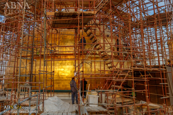 اكتمال تذهيب قبة مرقد الأمام علي (ع) وافتتاحها منتصف الشهر المقبل + (صور)