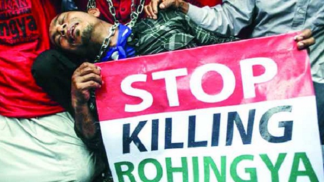 পুলিশই রোহিঙ্গা তরুণদের হাতে ‘অস্ত্র তুলে দেয়’ 