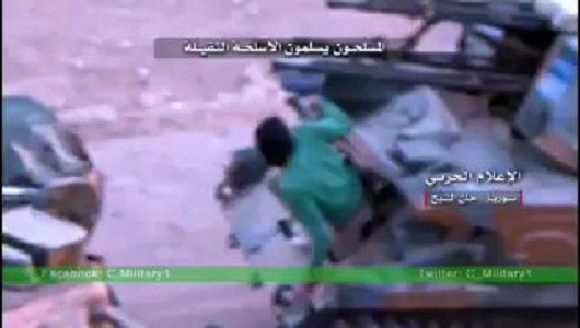 Siyonist-Tekfiri Teröristler Silahlarını Teslim ettikten Sonra Han Şeyh’ten Çıkarken/VİDEO