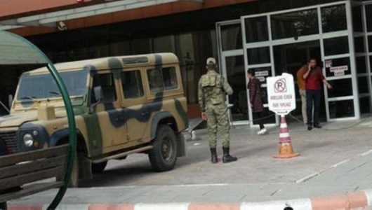 'IŞİD'in kaçırdığı 2 Türk askeri Rakka'da tedavi görüyor, tercümanları ise yaşamını yitirdi'