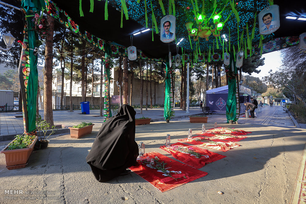 تصویری رپورٹ: تہران کے ابوذر اسکوائر پر 5 گمنام شہیدوں کی سالگرہ