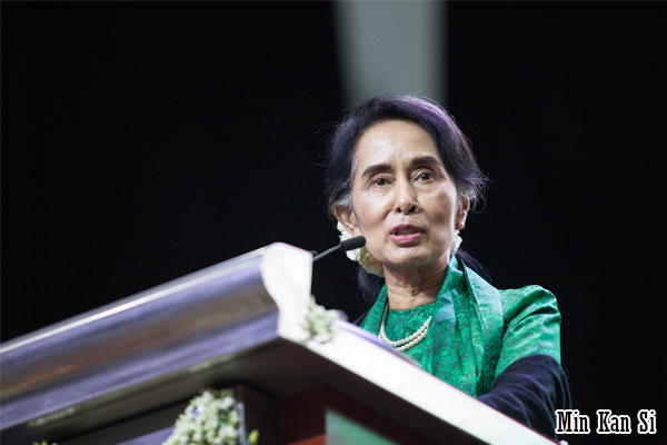 ေဒၚေအာင္ဆန္းစုၾကည္ႏွင့္ စကၤာပူေရာက္ျမန္မာမိသားစုမ်ား အေမးအေျဖ အစီအစဥ္မွ ေမးခြန္းႏွင့္ အေျဖအခ်ိဳ႕