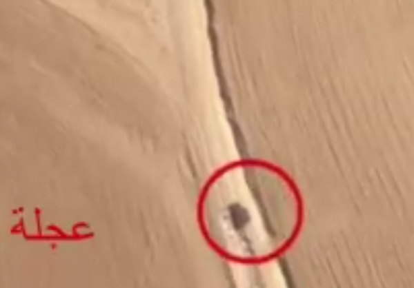 فيديو / لحظة تفجير سيارة مفخخة لداعش التكفيري قبل وصولها للهدف غرب الموصل