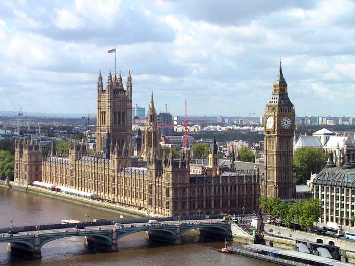 Ratu Elizabeth Tandatangani Rang Undang-Undang Brexit