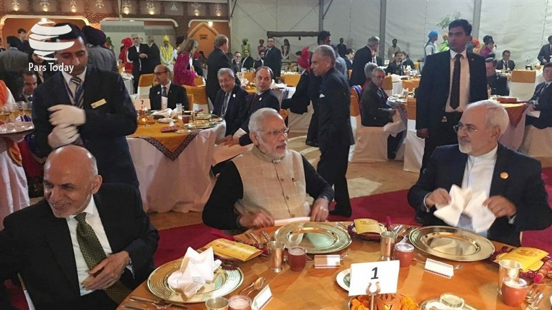 ईरानी विदेश मंत्री ने पाकिस्तान और भारत के बीच मध्यस्थता की भूमिका निभाने की पेशकश की। 