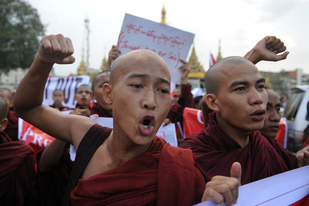 Cühüd, sələfi bir tərəfdən buddistlər digər tərəfdən... Myanmar Müsəlmanlarına zülmlər səngimir- Video