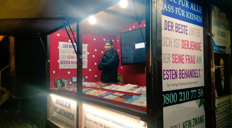 Muslims forced to leave Christmas market in German town
