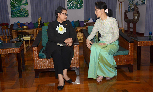 ေဒၚေအာင္ဆန္းစုၾကည္ကို အင္ဒိုနီးရွားႏုိင္ငံျခားေရး၀န္ႀကီး လာေရာက္ေတြ႕ဆုံ