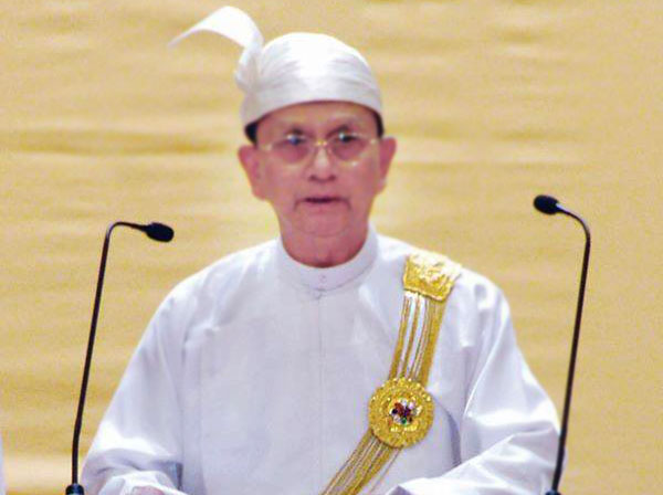 သမၼတေဟာင္း ဦးသိန္းစိန္ အာရွေကာ့စမိုပိုလီတန္ဆု ရရွိ