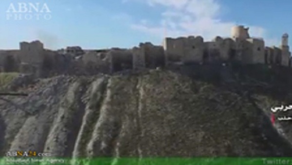 Сурија Бајрағы '' тарихи Һәләб галасында '' далғаланмаға башлады / Видео