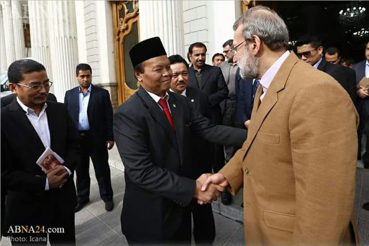 Sari Roti, Hidayat Nur Wahid dan Zulkifli Hasan