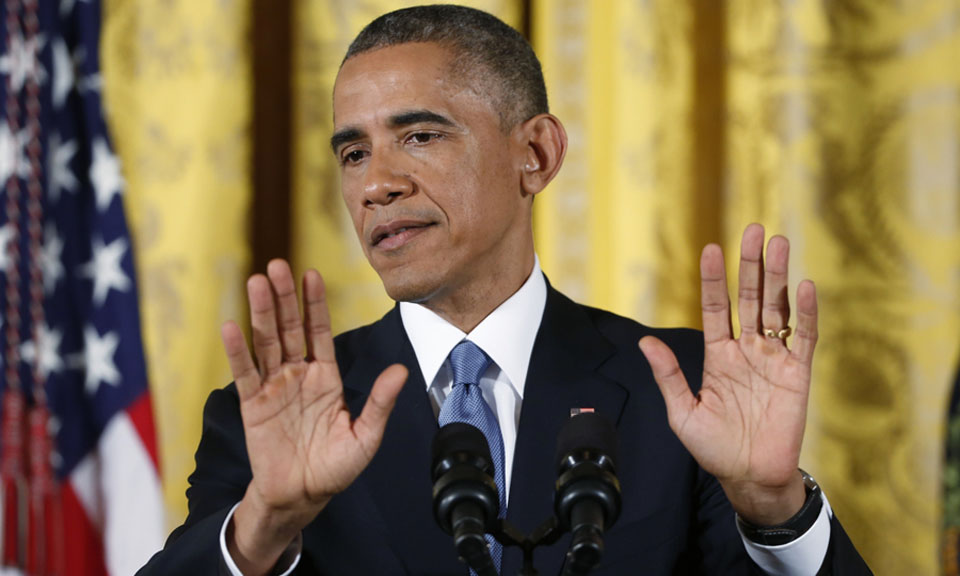 Obama assina lei que proíbe a cooperação militar com a Rússia