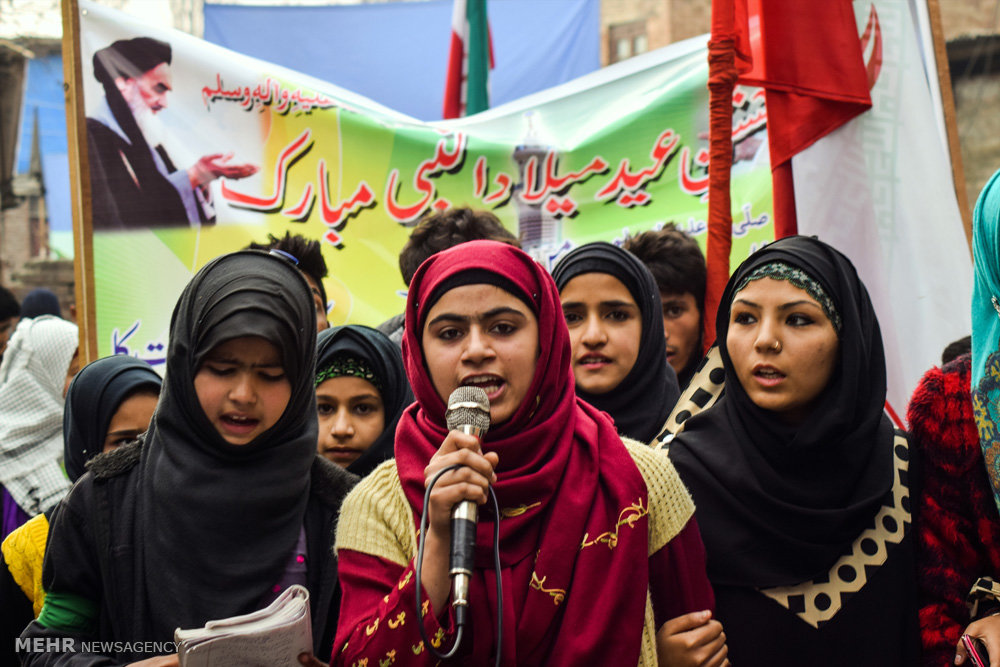 تصویری رپورٹ: سرینگر میں میلاد النبی (ص) کے موقع پر شیعوں اور سنیوں کا مشترکہ جشن