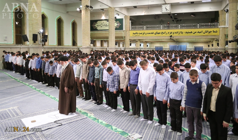 تقرير مصور/ احتفال الطلاب البالغين لسن التكليف بحضور السيد القائد في طهران