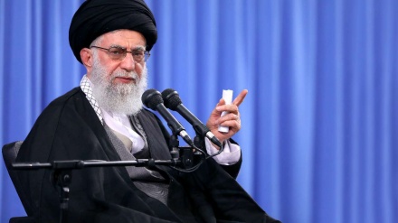 Das geehrte Revolutionsoberhaupt: England ist stets Quelle der Drohung, Verderbtheit und Katastrophe gewesen