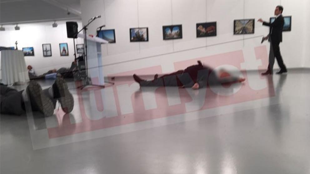 Muere Tiroteado Embajador de Rusia en Turquía