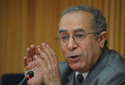 وزير الخارجية الجزائري يؤكد ان تحرير حلب هو انتصار على الارهاب
