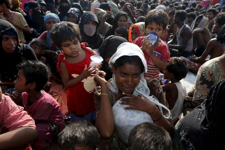 Violence contre les Rohingyas: la Birmanie sous la pression de ses voisins