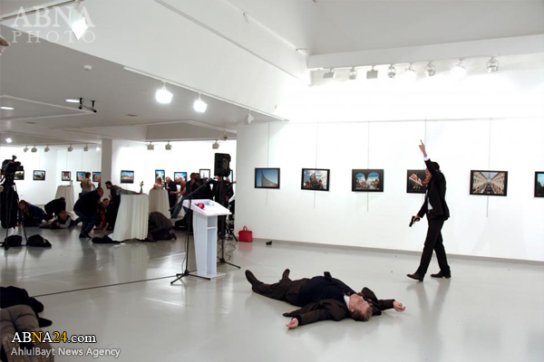 فيديو / لحظة إطلاق النار على السفير الروسي في أنقرة