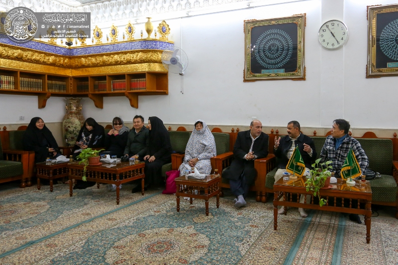 Taiwanese tourist delegation visits historical monuments at Imam Ali holy shrine