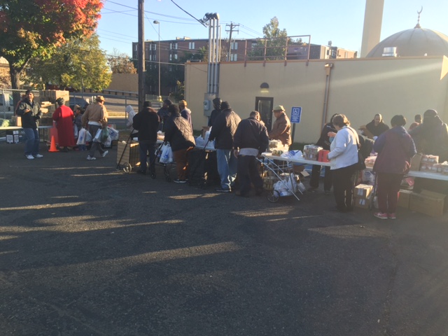 Minneapolis mosque donating food 'won't turn anyone down'