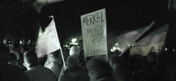 AfD-Mahnwache mit Parolen gegen Merkel