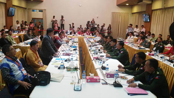 အပစ္ရပ္ပူးတြဲေစာင့္ၾကည့္ေကာ္မတီမ်ားတြင္ ႏုိင္ငံျခားသားမ်ား ထည့္သြင္းမည္မဟုတ္ဟု တပ္ကိုယ္စားလွယ္ေျပာ