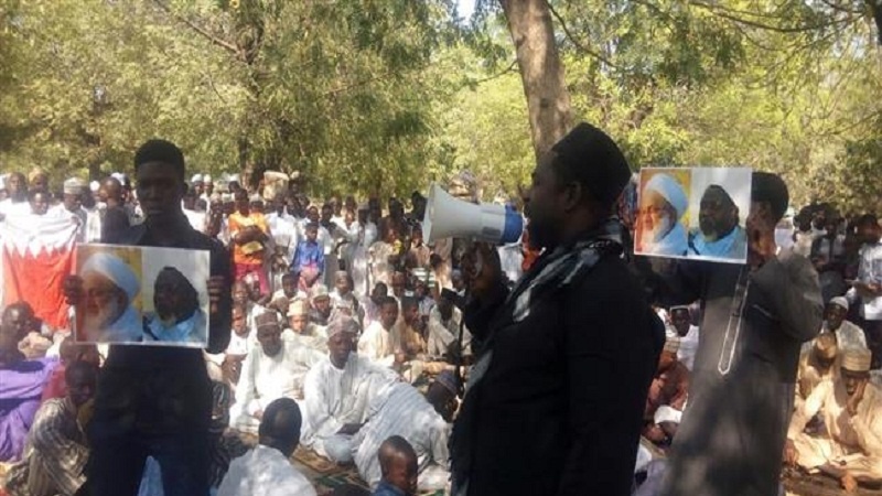 Nigerianos realizam demonstração em solidariedade com o clérigo do Bahrein xeque Qassim
