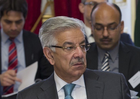 وزير الدفاع الباكستاني يهدد اسرائيل بضربة نووية 