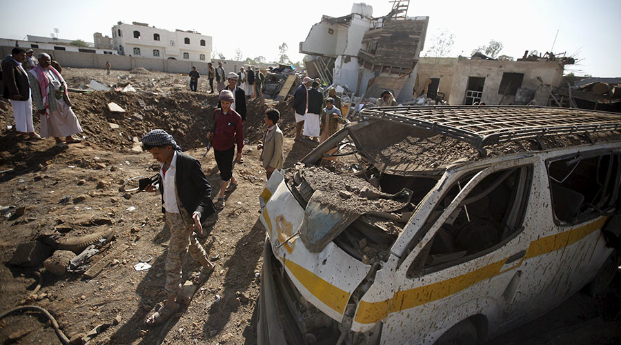 Saudi warplanes use cluster bombs in airstrikes on Yemen