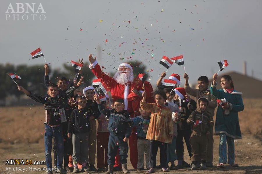 Photos: Santa arrives in Mosul