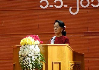 ပစ္ရင္းခတ္ရင္း ၿငိမ္းခ်မ္းေရးမရႏိုင္ဟု ေဒၚေအာင္ဆန္းစုၾကည္ ေျပာ