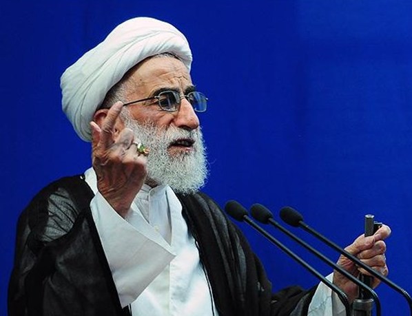 آية الله جنتي: الاعداء لا يكفون عن التآمر ضد ايران