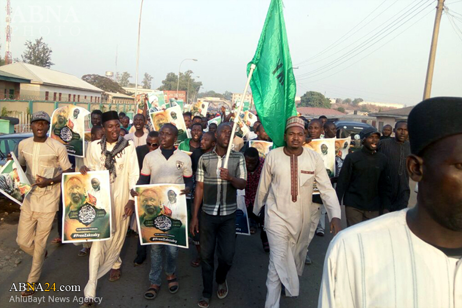 Nigerian forces fire tear gas to disperse peaceful protesters demanding Sheikh Zakzaky's release / Pics