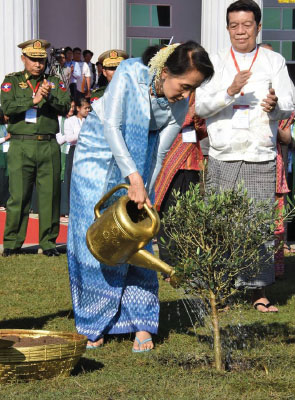 ၂၀၁၇ ၿငိမ္းခ်မ္းေရးခရီး၏ စိန္ေခၚမႈႏွင့္ အခြင့္အလမ္းမ်ား 